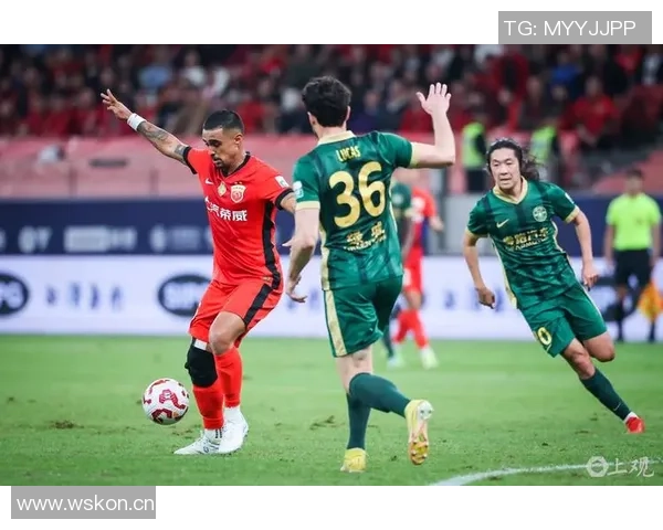 中超积分榜波动加剧 各队激烈争夺冠军悬念悬挂